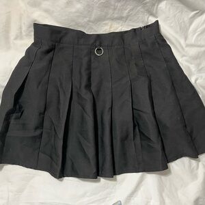 SHEIN Black Pleated Skater Mini Skirt with Ring Accent